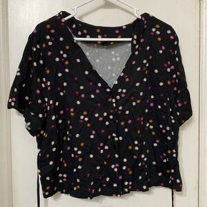 Rachel Adele Black Daisies Buttoned XXL